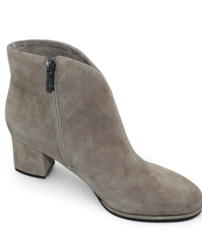 Phinn Boots in Dark Taupe